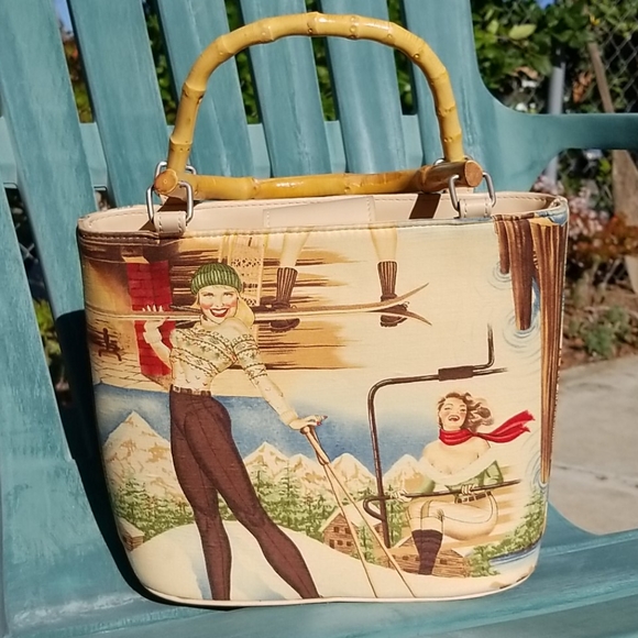 Women's "pin up" themed purse - Picture 2 of 5
